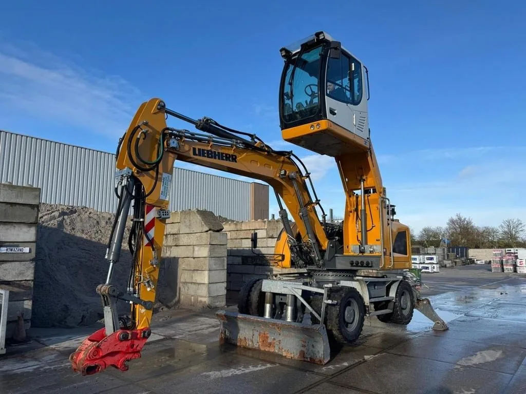 Liebherr LH 18 M - Middeldorp Bouwmachines B.V.